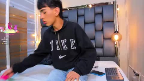 Jim  online show from November 2025 07:35:02 PM