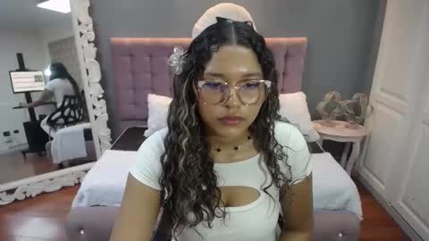 Snapshot of jimena_bell chatting on September 2025 02:41:02 PM Jimena online show from September 2025 02:41:02 PM