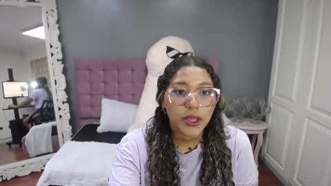 Snapshot of jimena_bell chatting on September 2025 02:30:02 PM Jimena online show from September 2025 02:30:02 PM