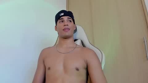 Snapshot of jimmy_leeh_ chatting on December 2024 11:50:02 PM Jimmy Leeh online show from December 2024 11:50:02 PM