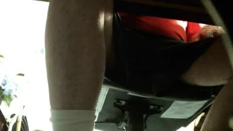 jimwellhung online show from November 2025 04:12:01 AM