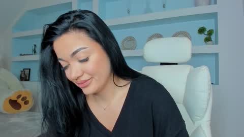 Juliee online show from November 2025 07:46:02 PM