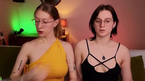Snapshot of jitoon_exe chatting on February 2025 05:48:01 PM Hey Guys We are Julia ginger Tina brunette online show from February 2025 05:48:01 PM