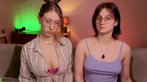 Snapshot of jitoon_exe chatting on February 2025 06:43:02 PM Hey Guys We are Julia ginger Tina brunette online show from February 2025 06:43:02 PM