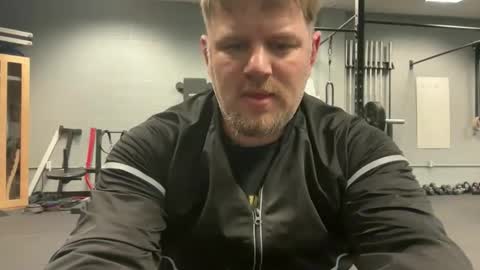 Snapshot of jitzgolfer chatting on December 2025 12:57:02 PM jitzgolfer online show from December 2025 12:57:02 PM