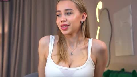 Snapshot of jjennnyy chatting on October 2025 08:47:02 AM Jenny online show from October 2025 08:47:02 AM