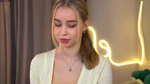 Snapshot of jjennnyy chatting on October 2025 08:29:01 AM Jenny online show from October 2025 08:29:01 AM