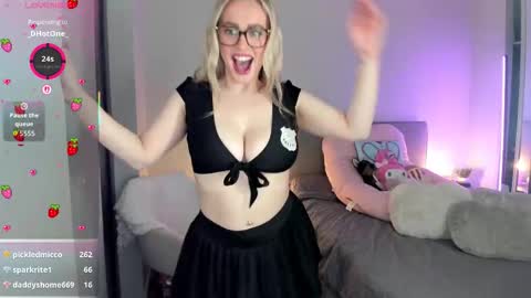 Juliette Rose online show from October 2025 07:04:02 PM