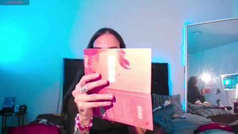 Joa Isaza     online show from February 2026 09:49:01 AM