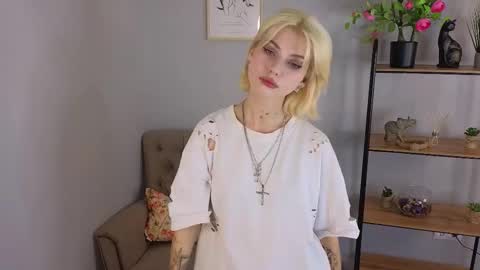 Sofia online show from October 2025 09:44:01 AM