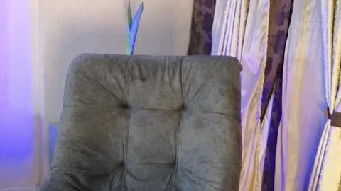 Snapshot of joan_saenz chatting on October 2025 02:04:01 AM JOAN SAENZ online show from October 2025 02:04:01 AM