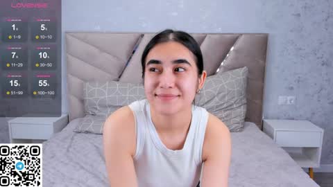 Mia online show from December 2024 01:43:02 PM