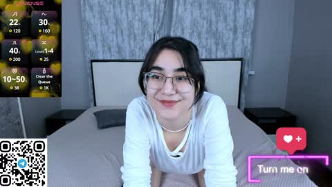 Mia online show from January 2025 12:17:01 PM