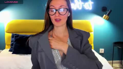 Joan online show from January 2026 01:32:01 AM