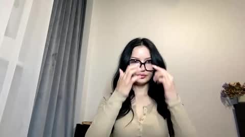 Joan online show from March 2026 07:31:02 PM