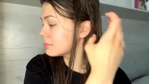 Snapshot of jodeesolarz chatting on April 2026 10:54:02 AM Mila online show from April 2026 10:54:02 AM