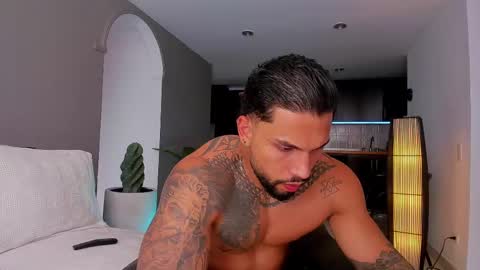 joe_esthetic online show from February 2025 10:10:02 PM