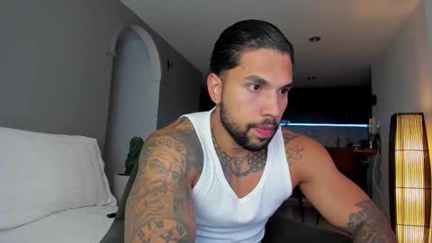 joe_esthetic online show from November 2025 12:43:02 AM