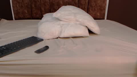 Snapshot of joecollins_ chatting on September 2025 12:14:01 AM joecollins_ online show from September 2025 12:14:01 AM