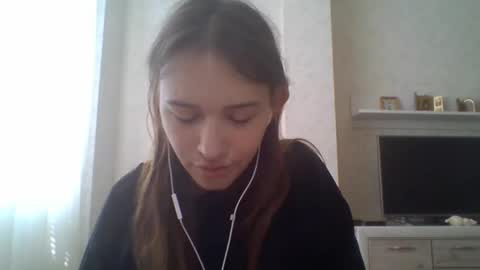 Jennifer online show from September 2025 09:13:02 AM