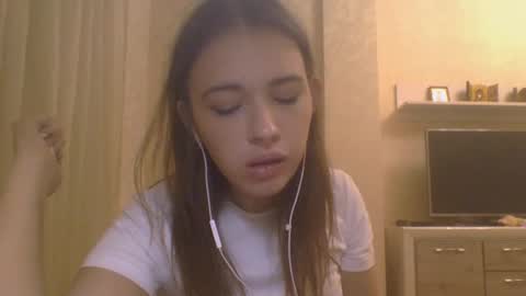 Jennifer online show from October 2025 06:08:01 PM