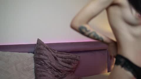  Joelle  online show from November 2025 09:47:01 PM