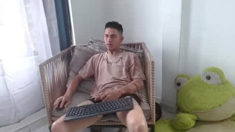 Snapshot of johan_kitten chatting on July 2026 02:10:01 PM johan online show from July 2026 02:10:01 PM