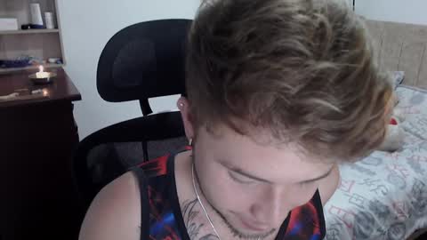 Snapshot of johanleonsweetboy chatting on December 2024 04:42:02 AM JOHAN independient model online show from December 2024 04:42:02 AM