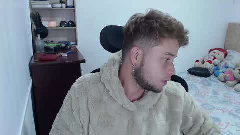 Snapshot of johanleonsweetboy chatting on December 2024 05:04:02 AM JOHAN independient model online show from December 2024 05:04:02 AM