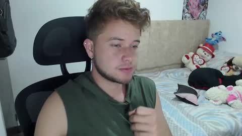 Snapshot of johanleonsweetboy chatting on January 2025 05:06:02 AM JOHAN independient model online show from January 2025 05:06:02 AM