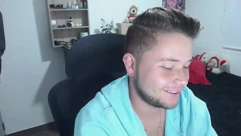 Snapshot of johanleonsweetboy chatting on March 2025 12:20:02 AM JOHAN independient model online show from March 2025 12:20:02 AM