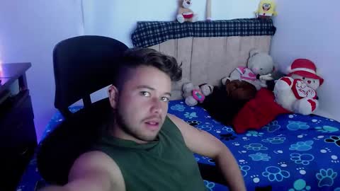 Snapshot of johanleonsweetboy chatting on September 2025 08:33:02 PM JOHAN independient model online show from September 2025 08:33:02 PM