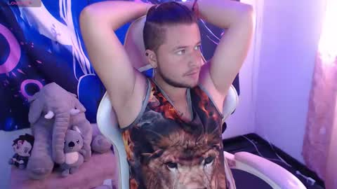 Snapshot of johanleonsweetboy chatting on April 2026 05:26:01 PM JOHAN independient model online show from April 2026 05:26:01 PM