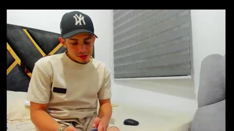 john_hot690 online show from April 2026 04:50:02 AM