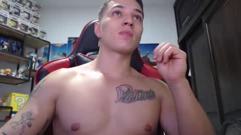 Snapshot of john_s117 chatting on January 2025 12:15:01 AM JOHN online show from January 2025 12:15:01 AM