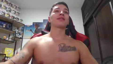 Snapshot of john_s117 chatting on March 2025 01:05:01 AM JOHN online show from March 2025 01:05:01 AM