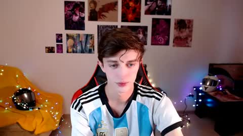 Snapshot of john_winx chatting on April 2026 02:04:02 PM john_winx online show from April 2026 02:04:02 PM