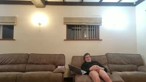 johnathan_stuart33 online show from April 2026 12:06:01 AM