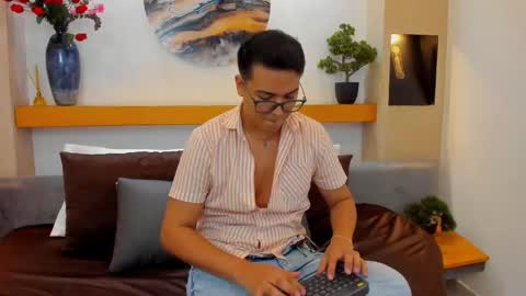 johnbelrose online show from October 2025 06:52:02 PM