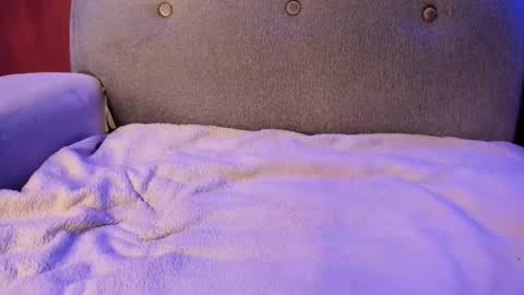 John carrie    Independent  Help me reach my goal 100 likes and 10000 followers  online show from October 2025 02:20:01 AM