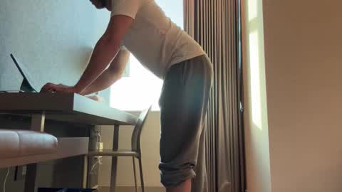 J online show from December 2025 01:04:02 PM