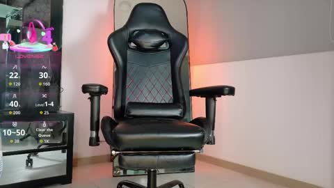 Snapshot of johnjaguar_ chatting on May 2026 11:06:01 AM johnjaguar online show from May 2026 11:06:01 AM