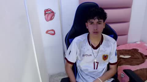 Snapshot of johnny_cagee chatting on December 2024 04:36:02 AM johnny_cagee online show from December 2024 04:36:02 AM
