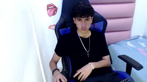 Snapshot of johnny_cagee chatting on December 2024 03:59:02 AM johnny_cagee online show from December 2024 03:59:02 AM