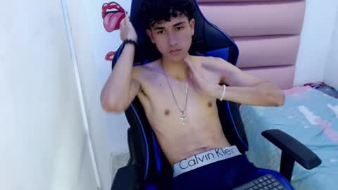Snapshot of johnny_cagee chatting on December 2024 09:32:02 AM johnny_cagee online show from December 2024 09:32:02 AM