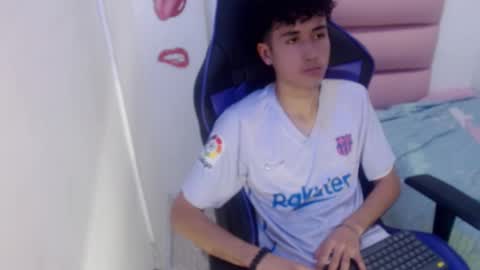 Snapshot of johnny_cagee chatting on December 2024 07:06:02 AM johnny_cagee online show from December 2024 07:06:02 AM