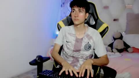 johnny_cagee online show from November 2025 06:49:01 AM