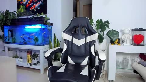 JOHNNY online show from November 2025 12:21:01 AM