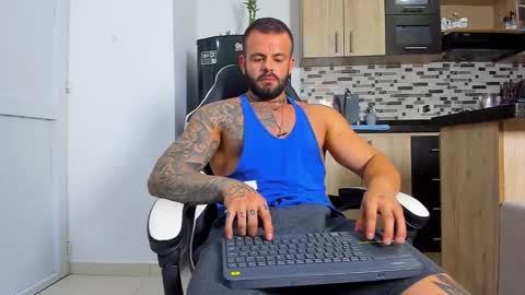 JOHNNY online show from November 2025 11:37:01 PM