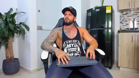 JOHNNY online show from November 2025 11:18:01 PM